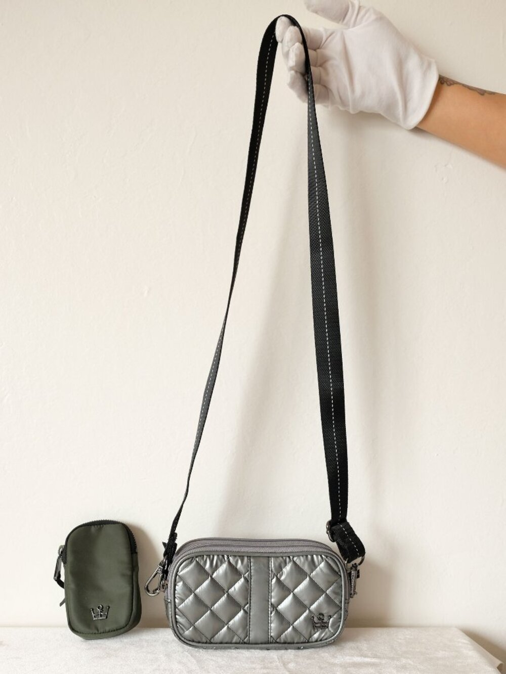 Oliver Thomas 24+7 Triple Threat Crossbody mini purse Metallic Silver Very good